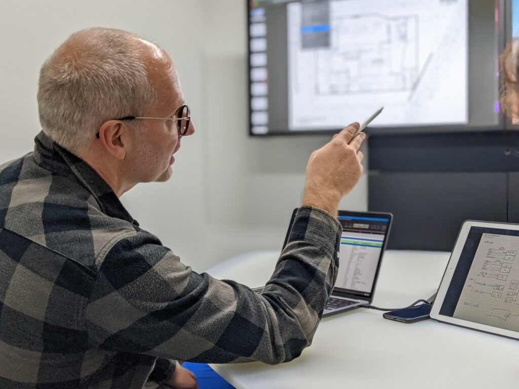 Detlef Hartmann, Laptop, Konferenzraum